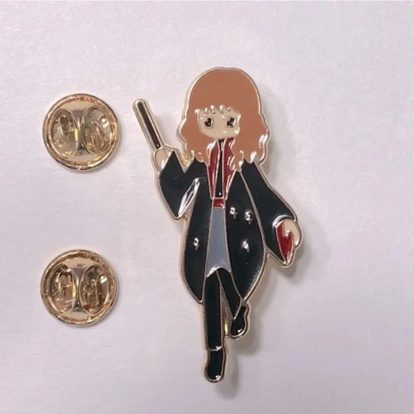 Hermione Granger Pin 🪄📖 - Picture 1 of 4